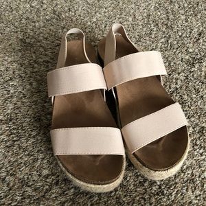Adorable tan Madden Girl sandals!